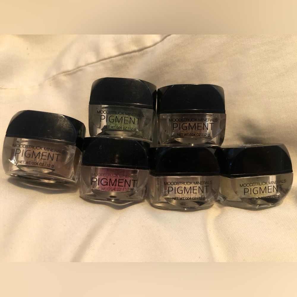 Younique Moodstruck Mineral Pigment Bundle